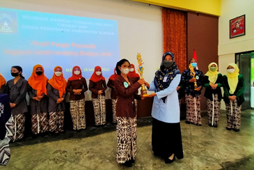 Lomba Nyanyi