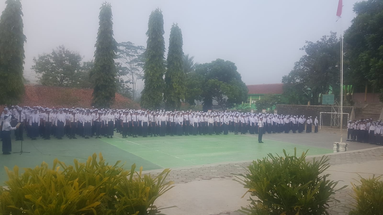 Upacara Bendera Hari Senin